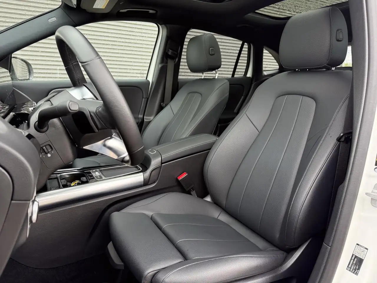 Mercedes-Benz GLA снимка Mercedes-Benz GLA