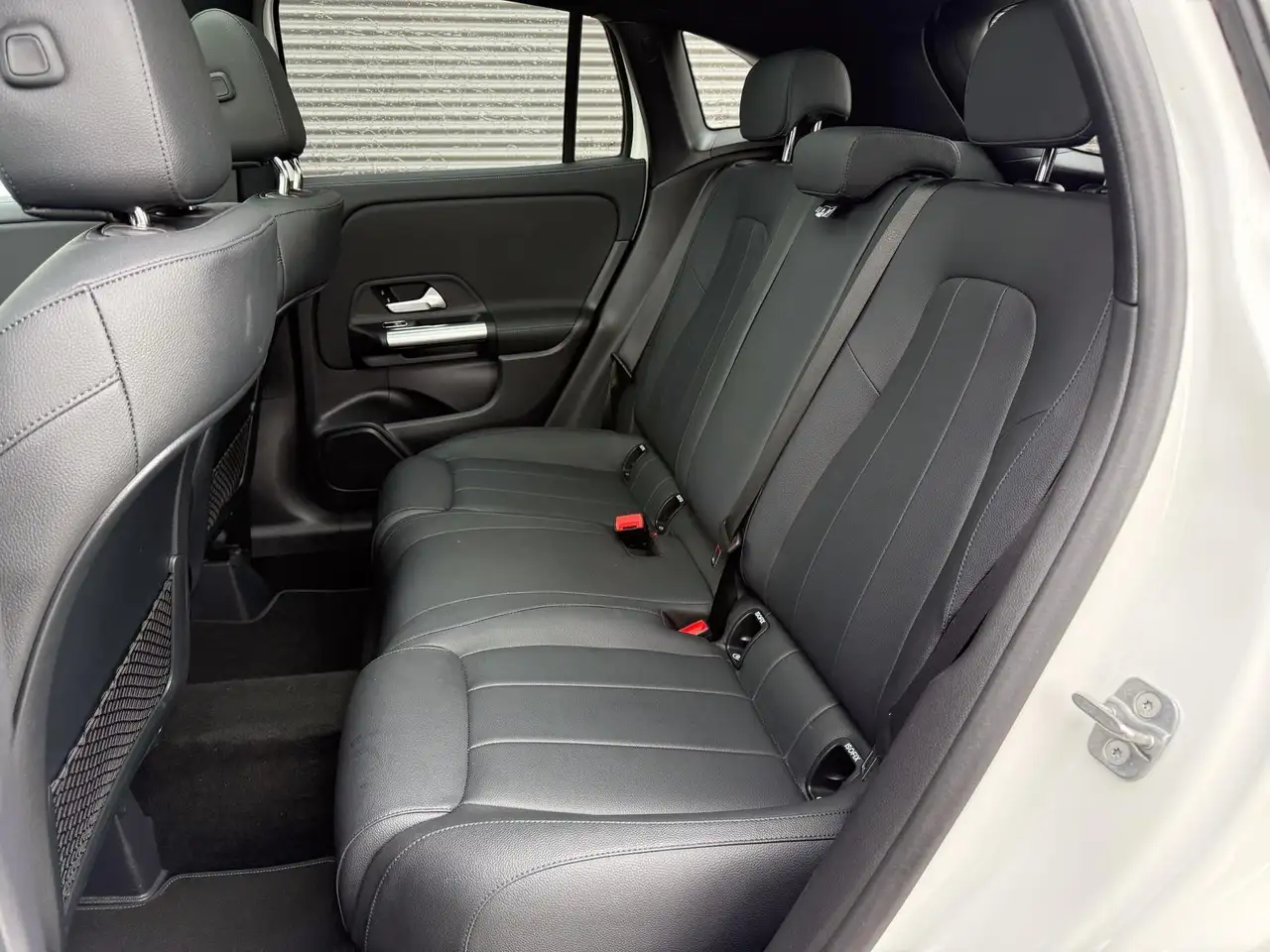 Mercedes-Benz GLA снимка Mercedes-Benz GLA
