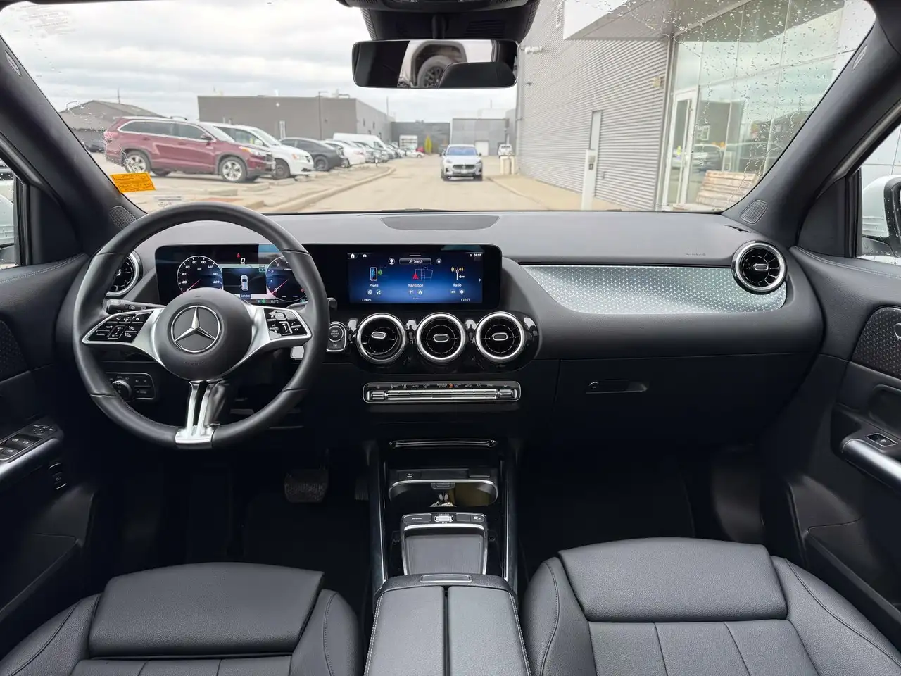 Mercedes-Benz GLA снимка Mercedes-Benz GLA