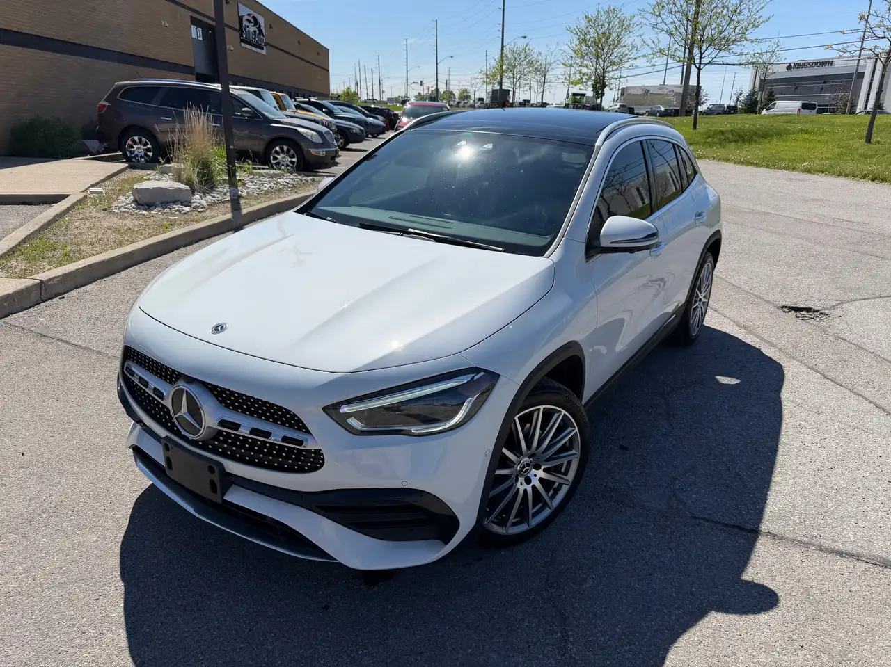 Mercedes-Benz GLA снимка Mercedes-Benz GLA
