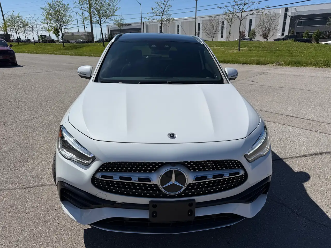 Mercedes-Benz GLA снимка Mercedes-Benz GLA