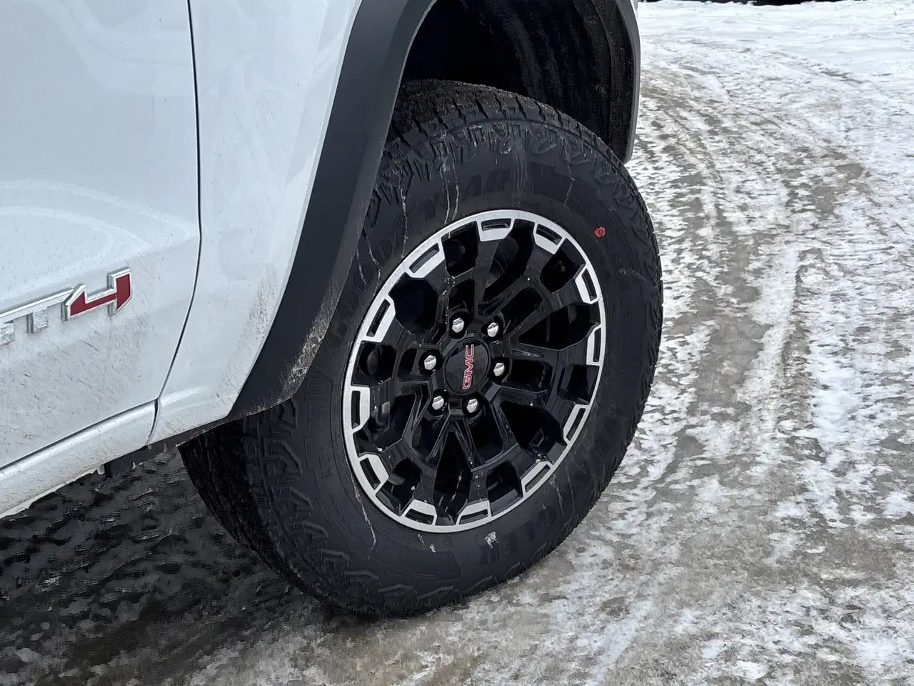 GMC Canyon снимка GMC Canyon
