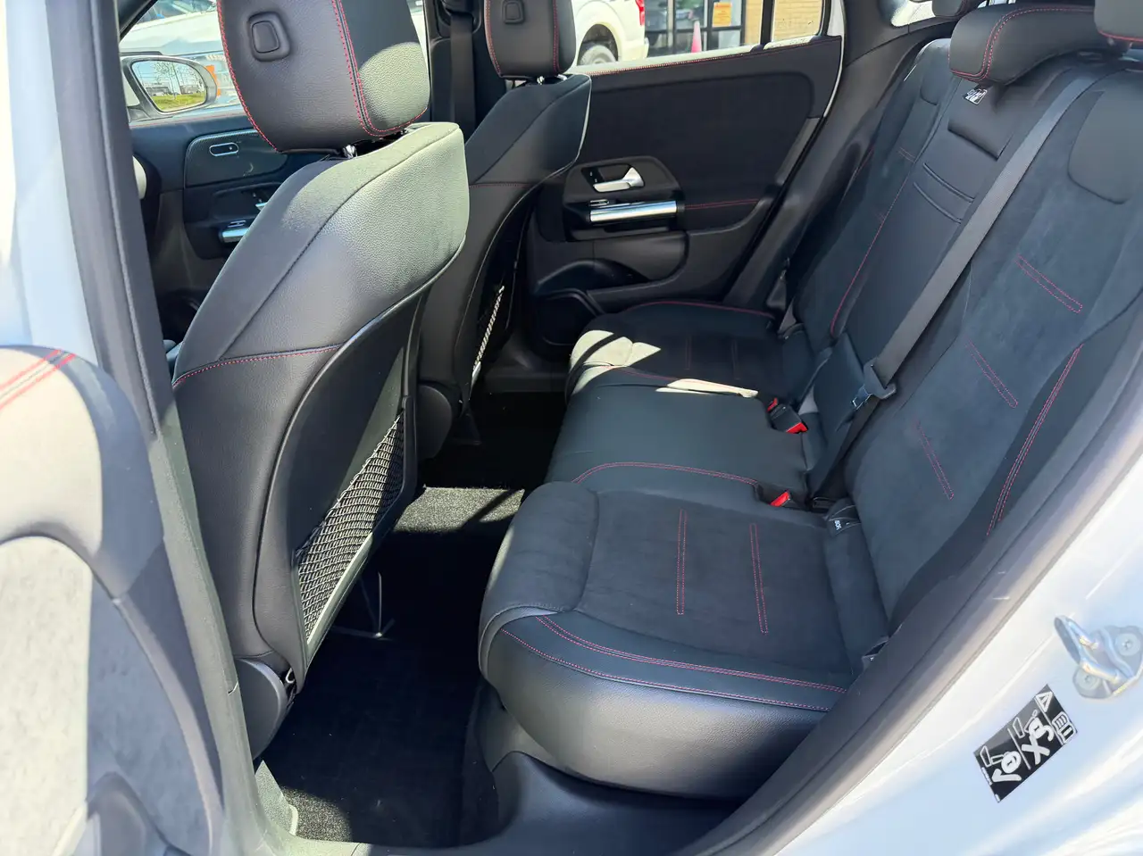 Mercedes-Benz GLA снимка Mercedes-Benz GLA