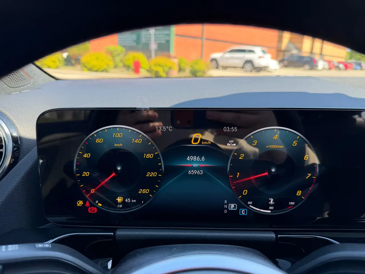 Mercedes-Benz GLA снимка Mercedes-Benz GLA