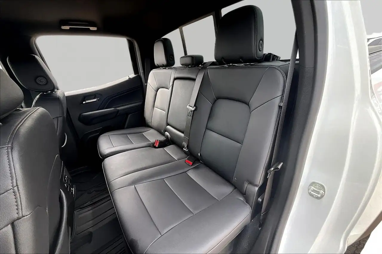 GMC Canyon photo GMC Canyon