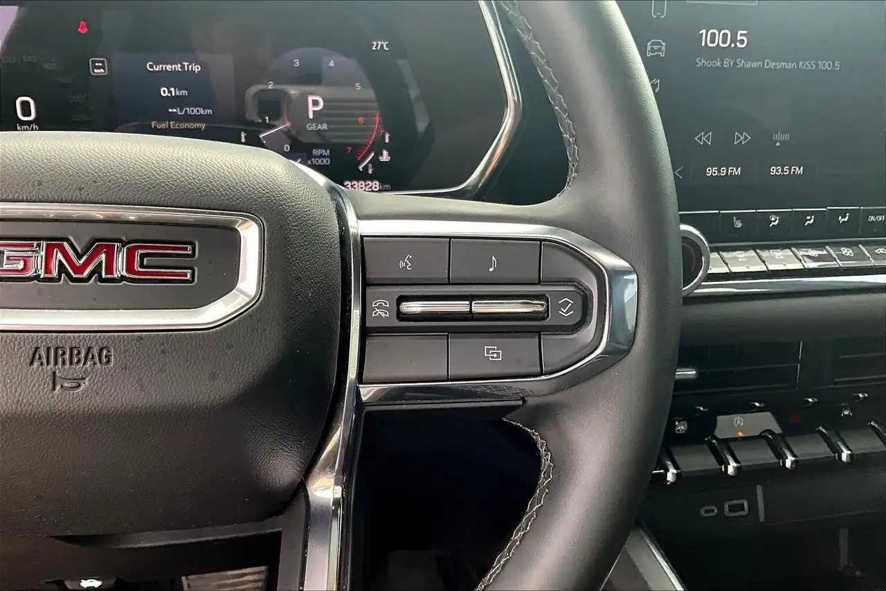 GMC Canyon photo GMC Canyon