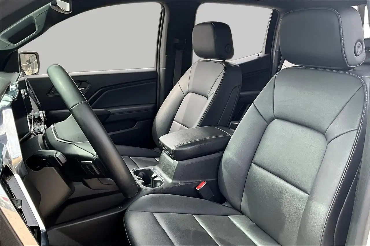 GMC Canyon photo GMC Canyon