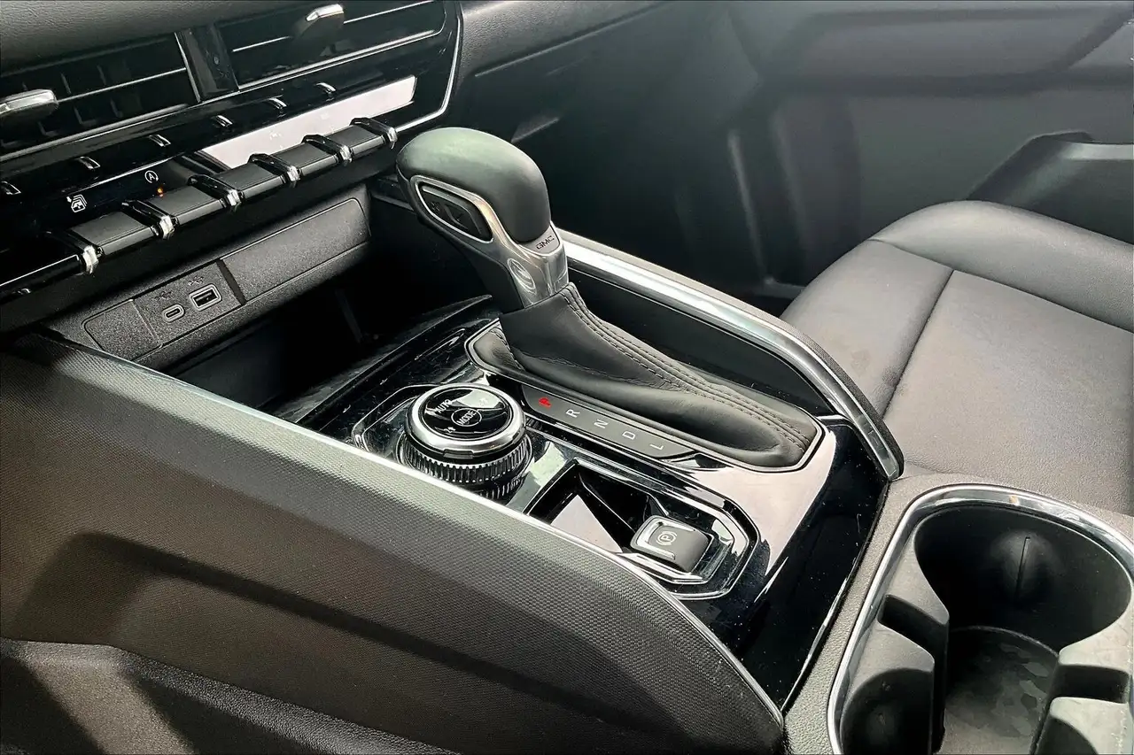 GMC Canyon photo GMC Canyon