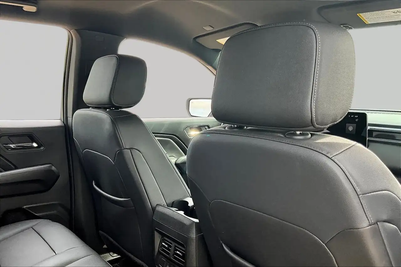 GMC Canyon photo GMC Canyon