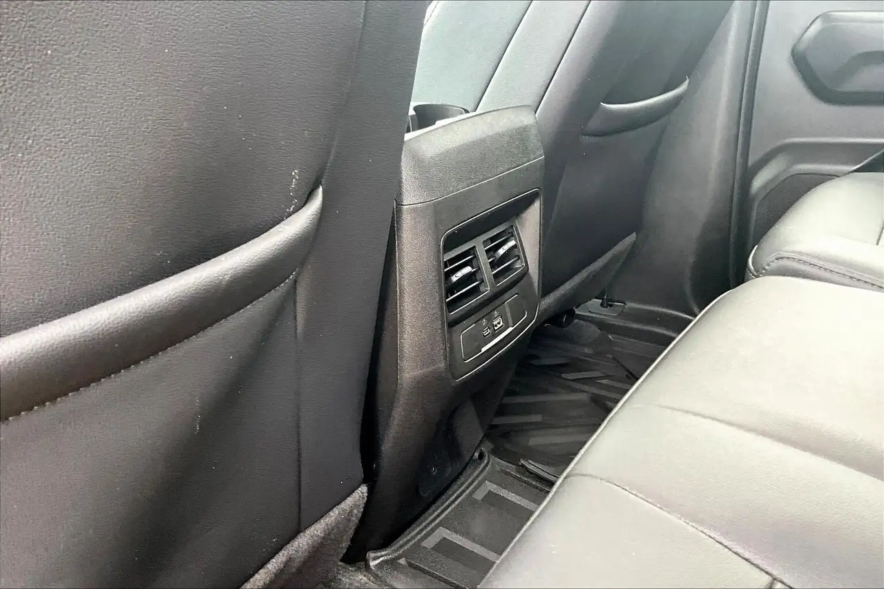 GMC Canyon photo GMC Canyon