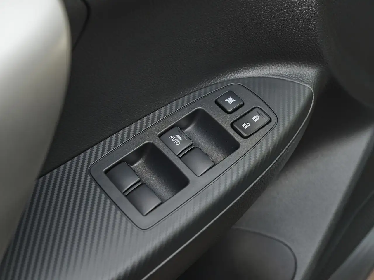 Mitsubishi Eclipse Cross photo Mitsubishi Eclipse Cross