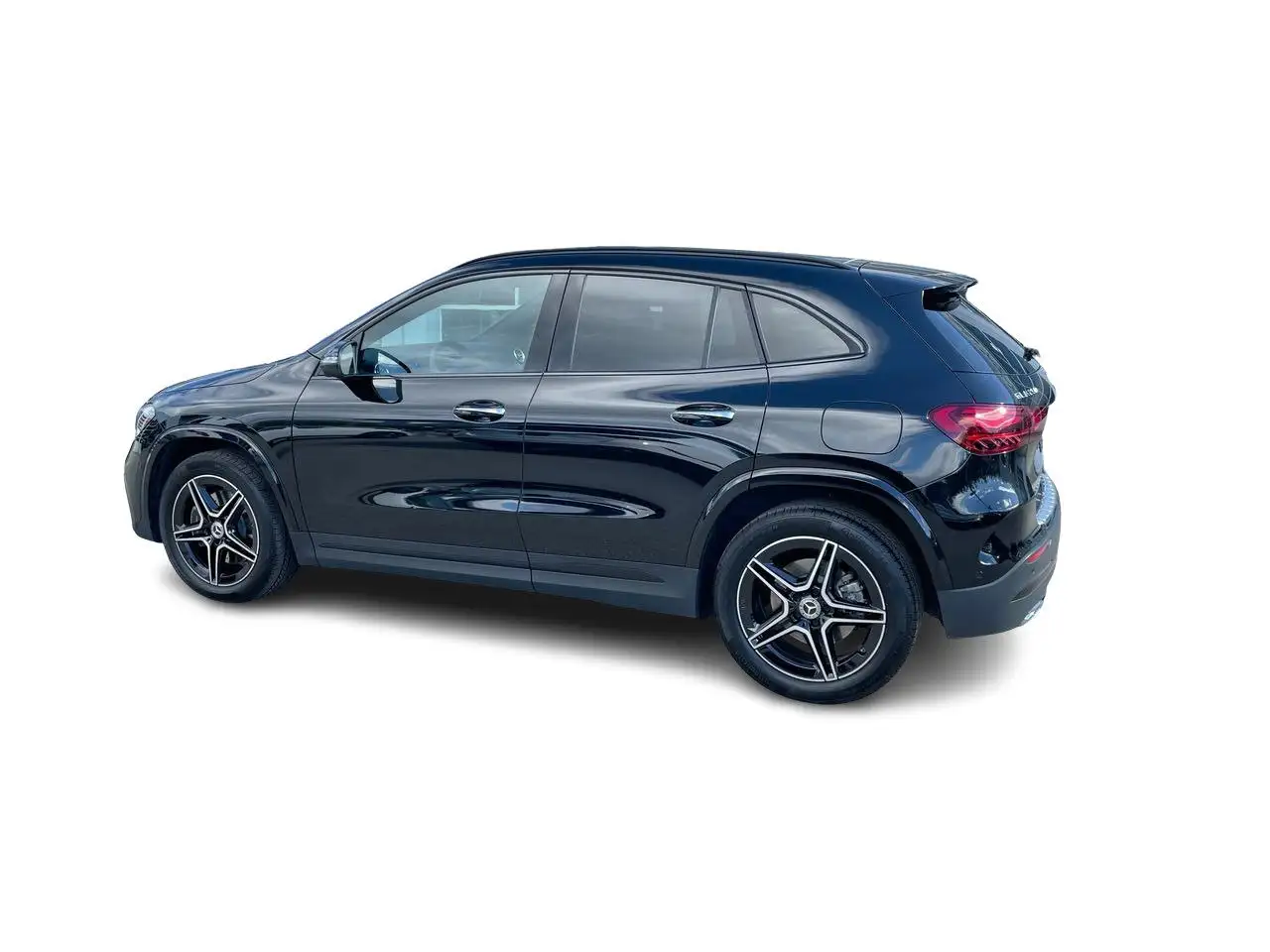Mercedes-Benz GLA снимка Mercedes-Benz GLA
