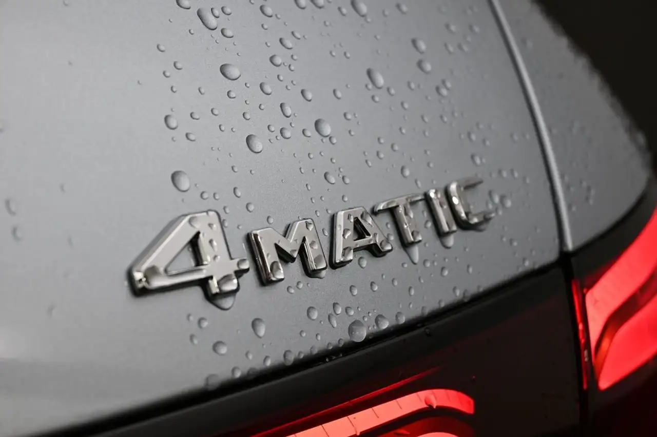 Mercedes-Benz GLC снимка Mercedes-Benz GLC