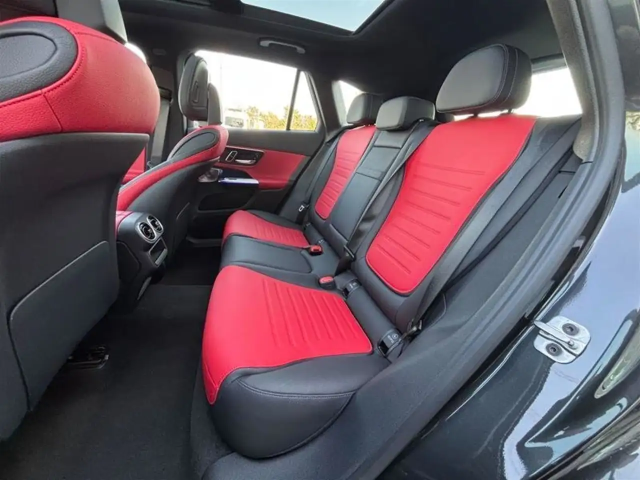 Mercedes-Benz GLC photo Mercedes-Benz GLC