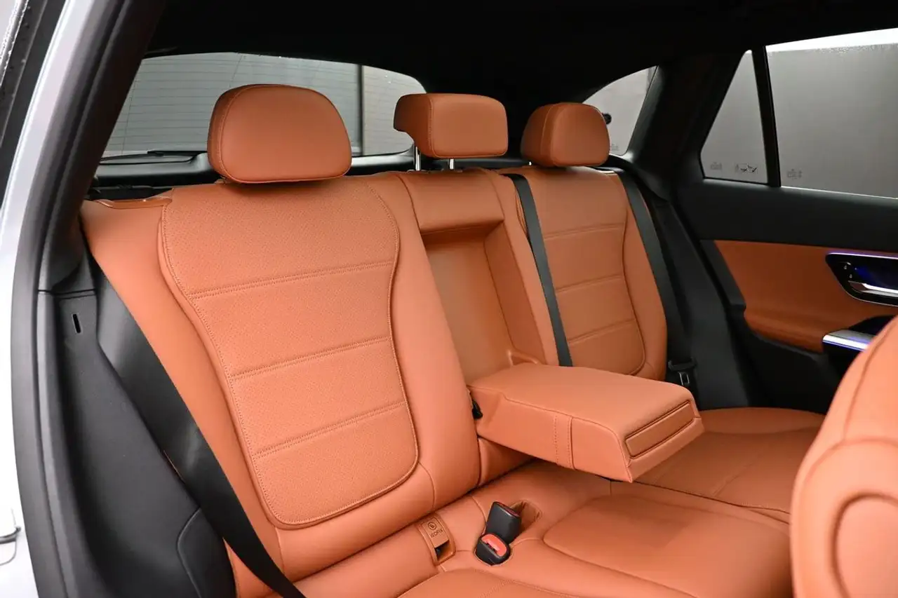 Mercedes-Benz GLC снимка Mercedes-Benz GLC