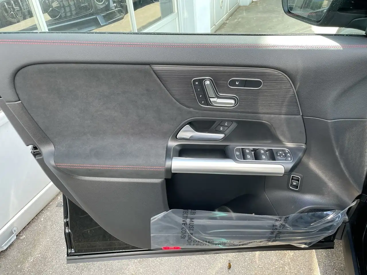 Mercedes-Benz GLA снимка Mercedes-Benz GLA