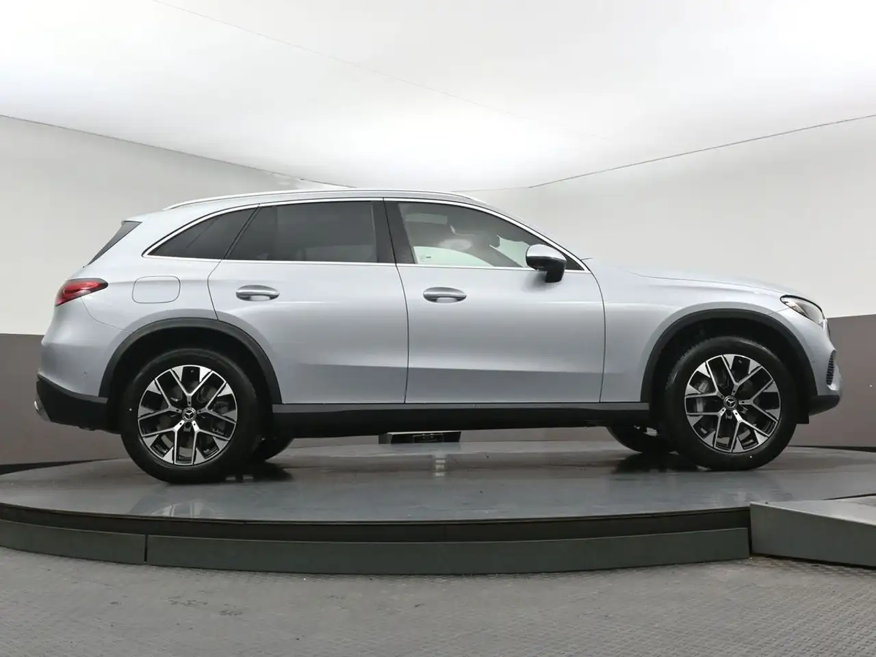 Mercedes-Benz GLC снимка Mercedes-Benz GLC
