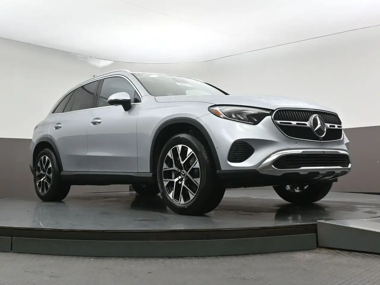Mercedes-Benz GLC снимка Mercedes-Benz GLC
