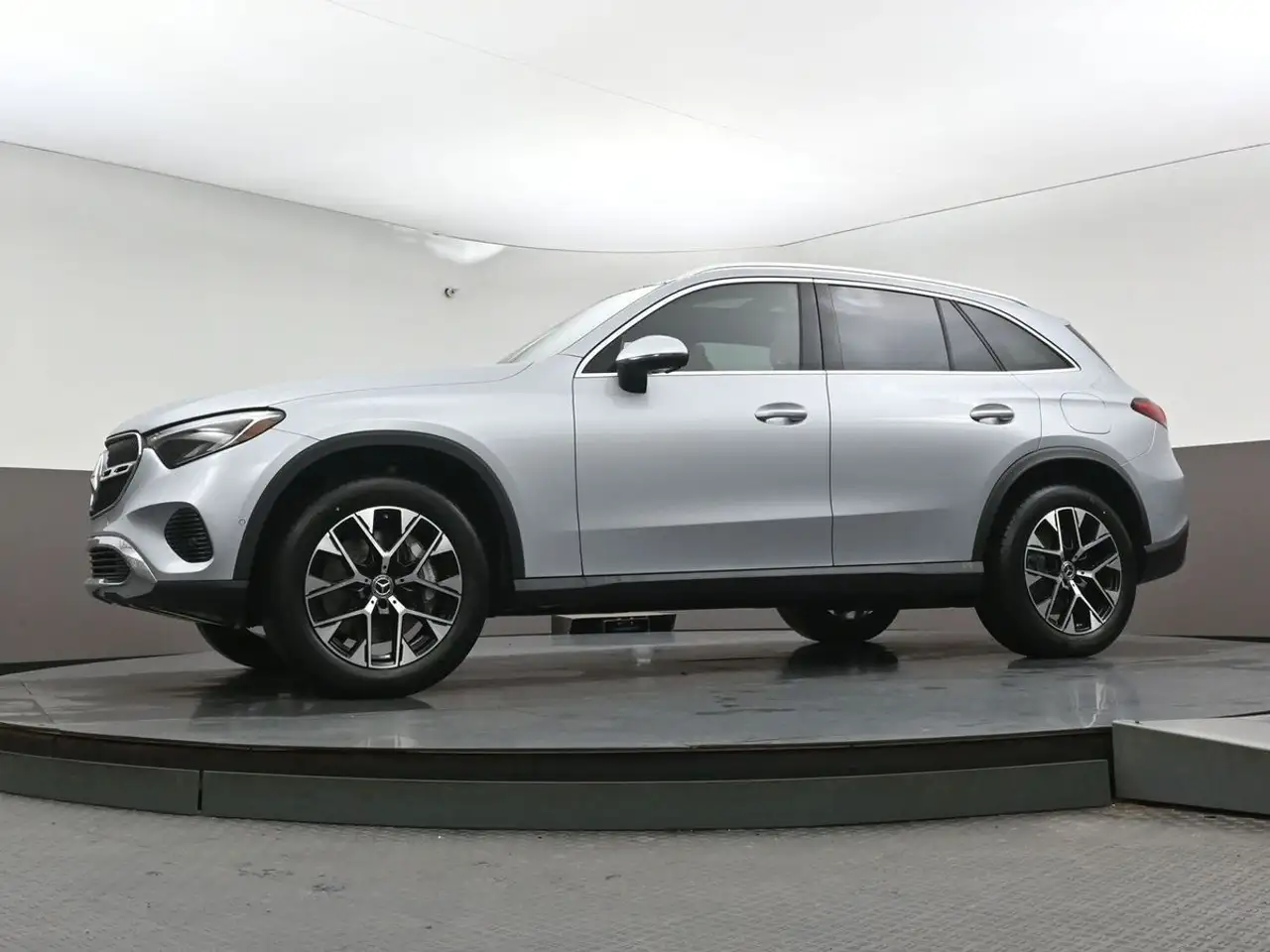 Mercedes-Benz GLC снимка Mercedes-Benz GLC
