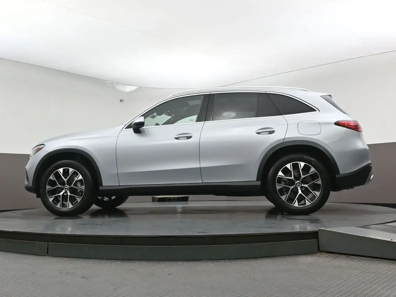 Mercedes-Benz GLC снимка Mercedes-Benz GLC
