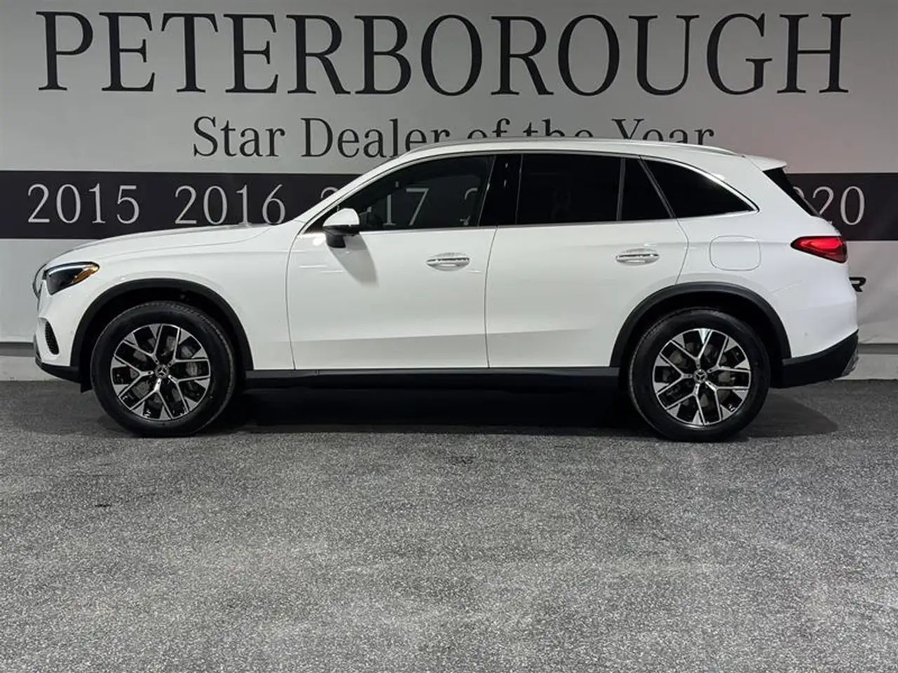 Mercedes-Benz GLC снимка Mercedes-Benz GLC