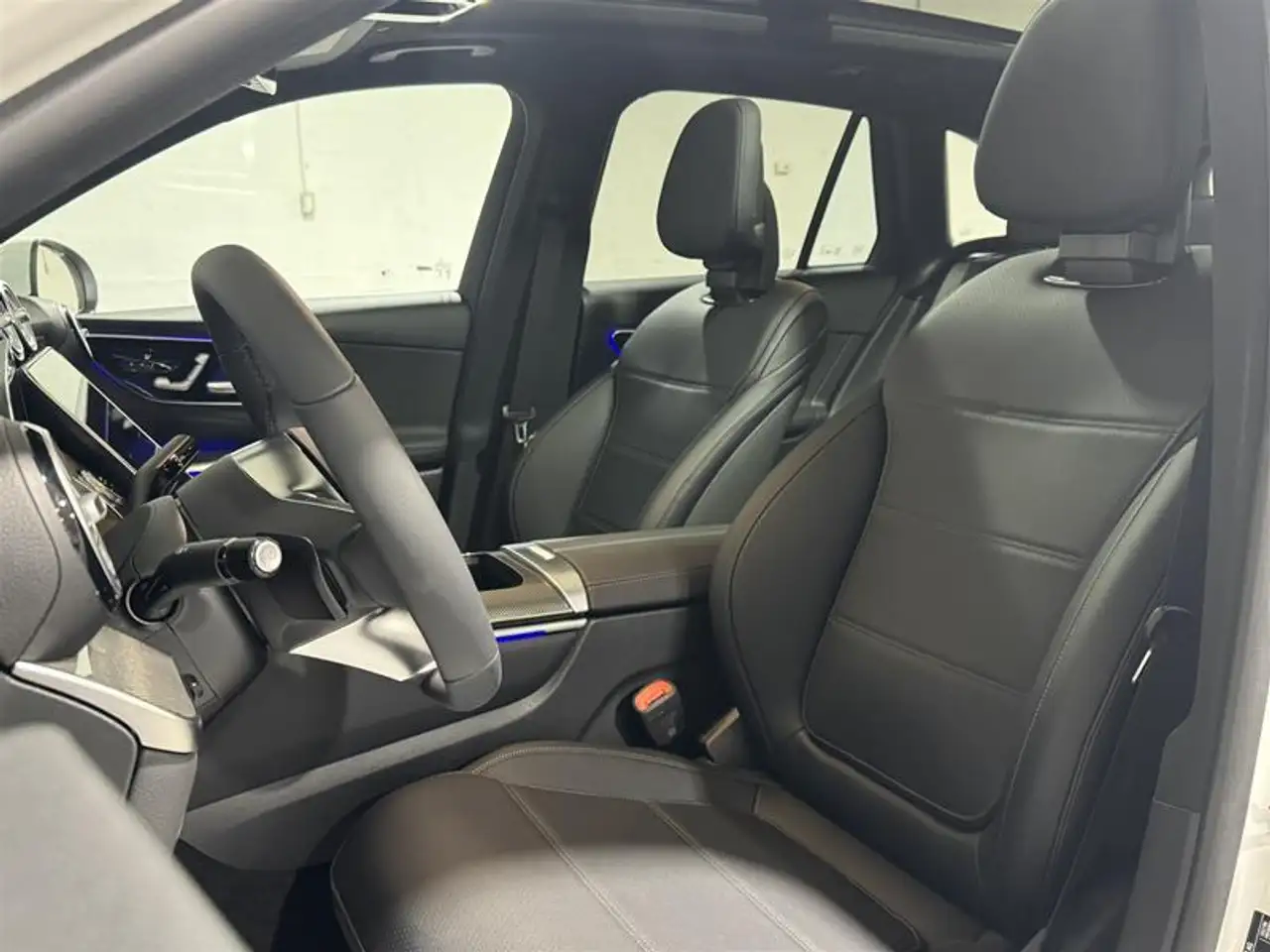Mercedes-Benz GLC снимка Mercedes-Benz GLC
