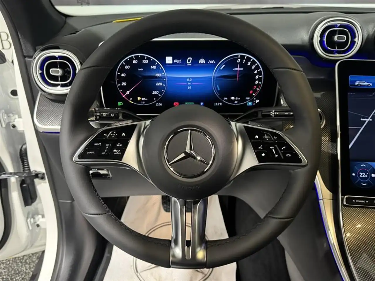 Mercedes-Benz GLC снимка Mercedes-Benz GLC