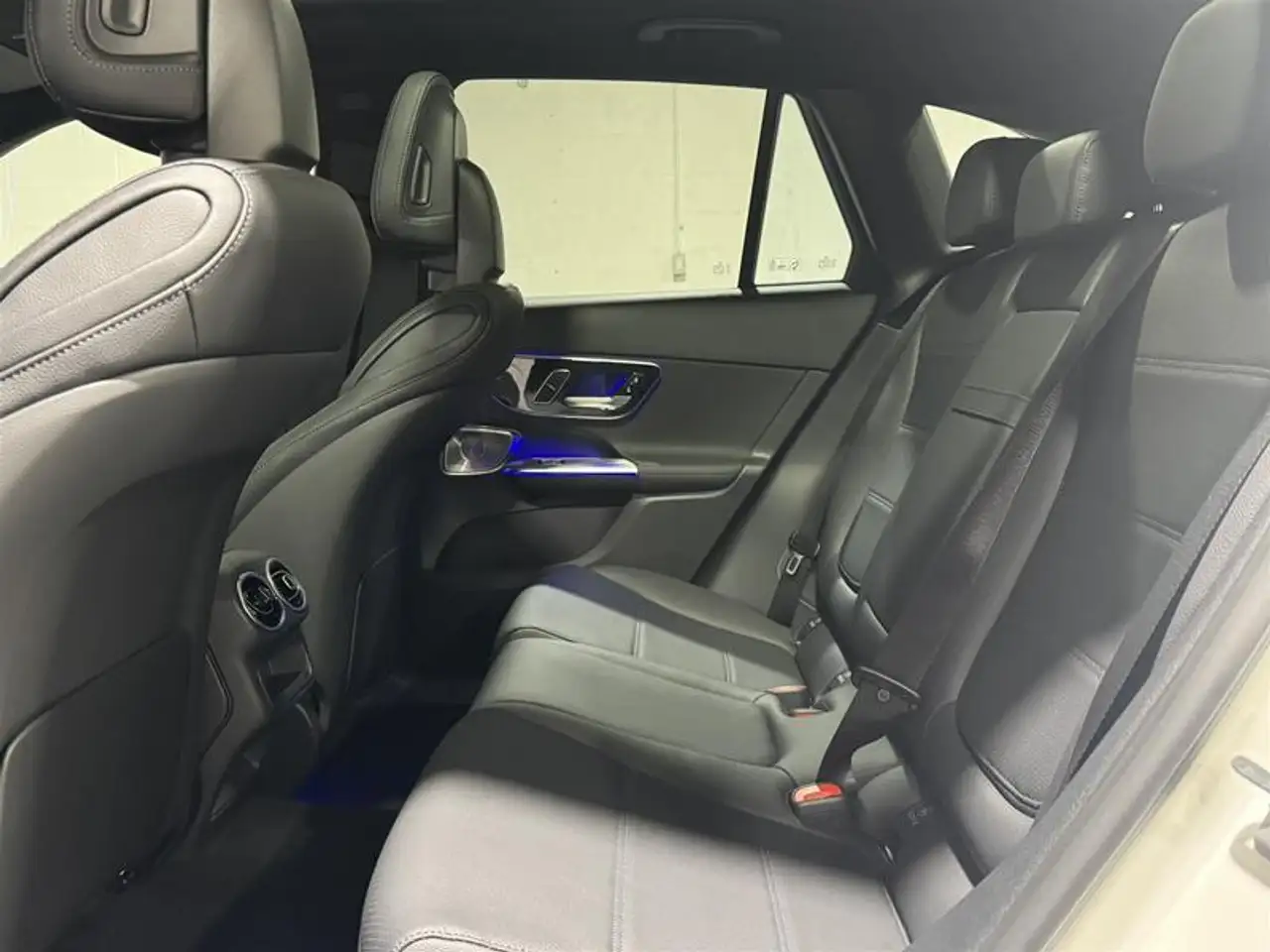 Mercedes-Benz GLC снимка Mercedes-Benz GLC