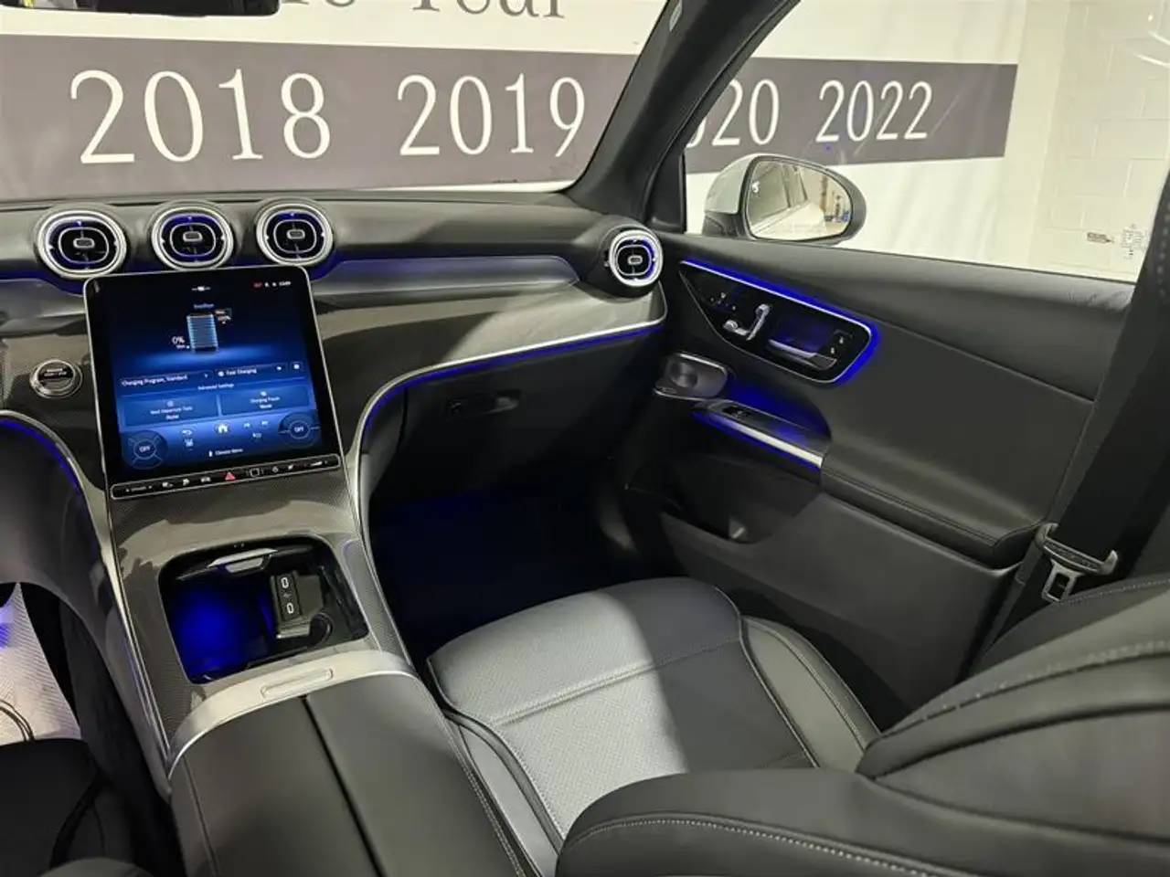 Mercedes-Benz GLC снимка Mercedes-Benz GLC