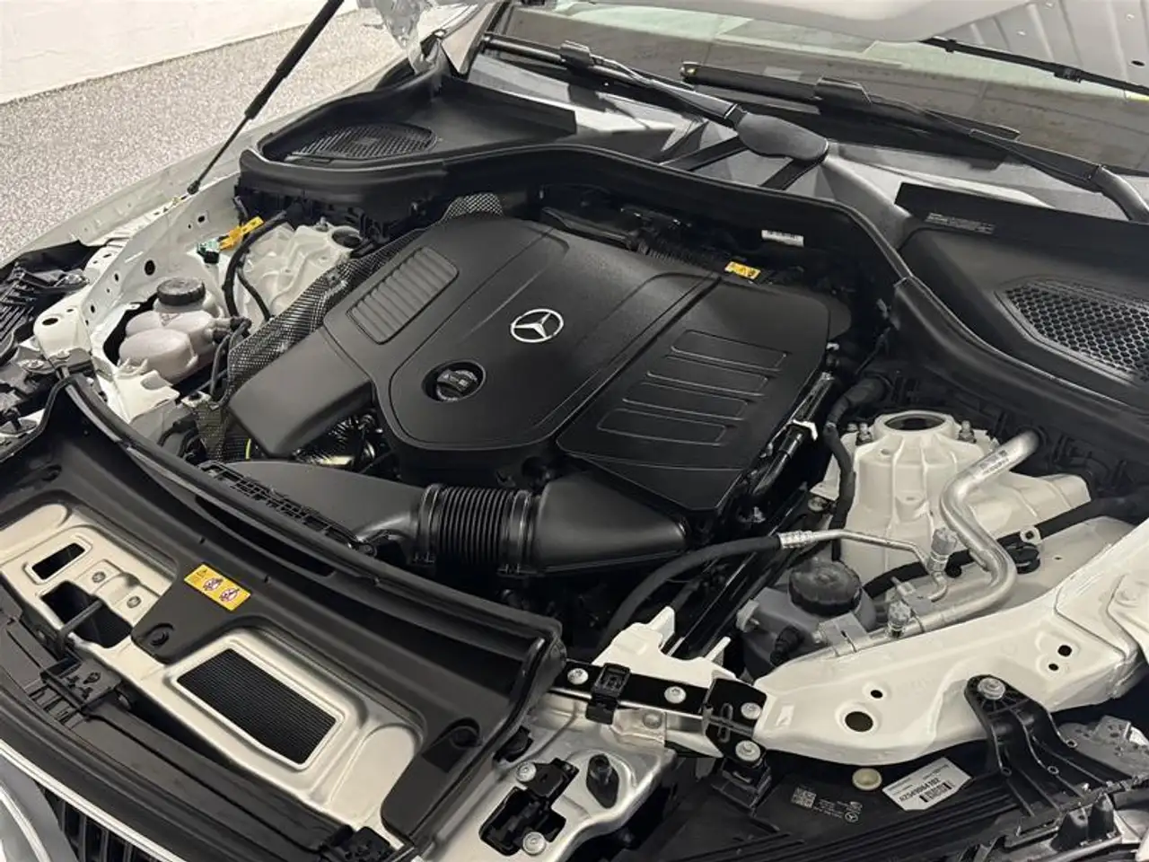 Mercedes-Benz GLC снимка Mercedes-Benz GLC