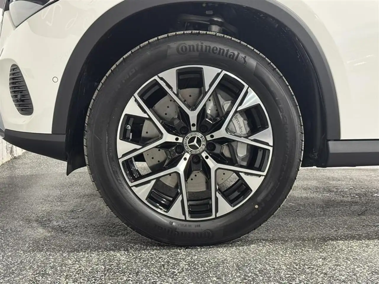 Mercedes-Benz GLC снимка Mercedes-Benz GLC