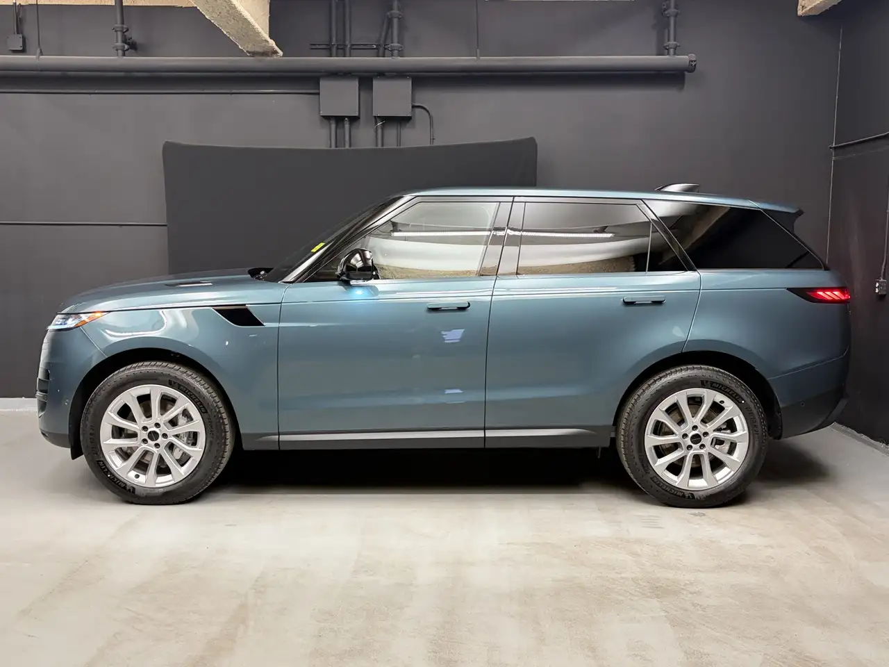 Land Rover Range Rover Sport снимка Land Rover Range Rover Sport