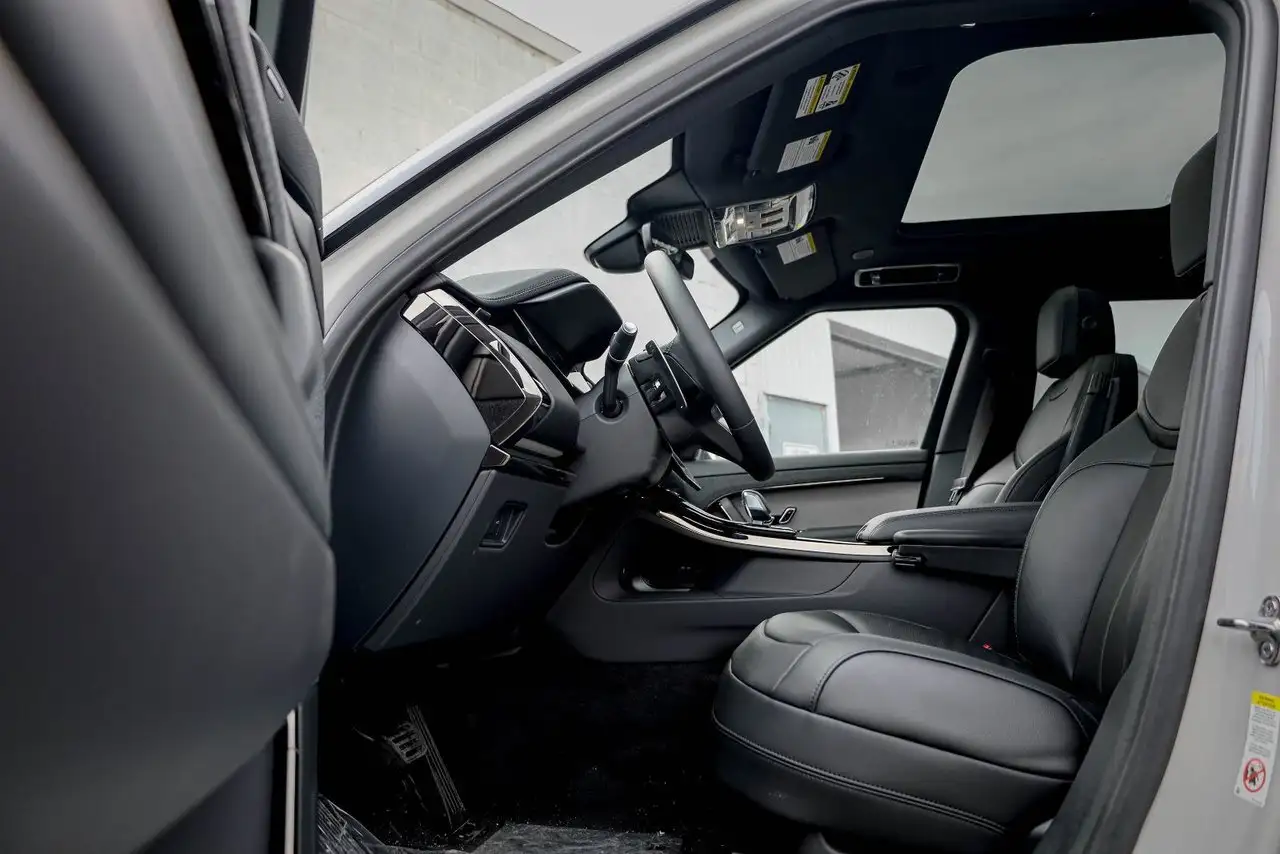Land Rover Range Rover Sport снимка Land Rover Range Rover Sport