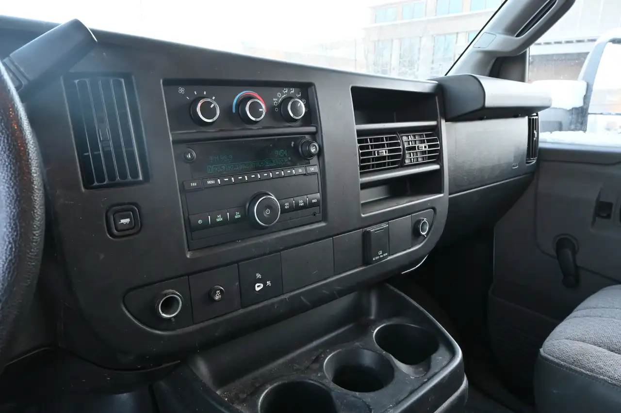 GMC Savana снимка GMC Savana
