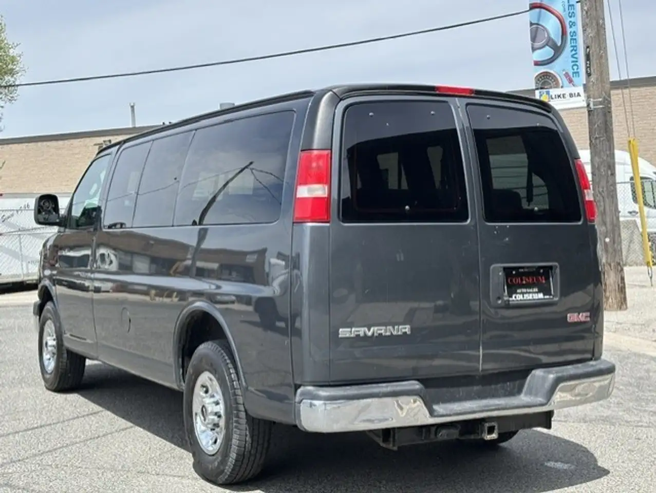 GMC Savana снимка GMC Savana