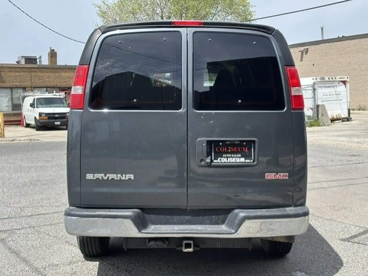 GMC Savana снимка GMC Savana