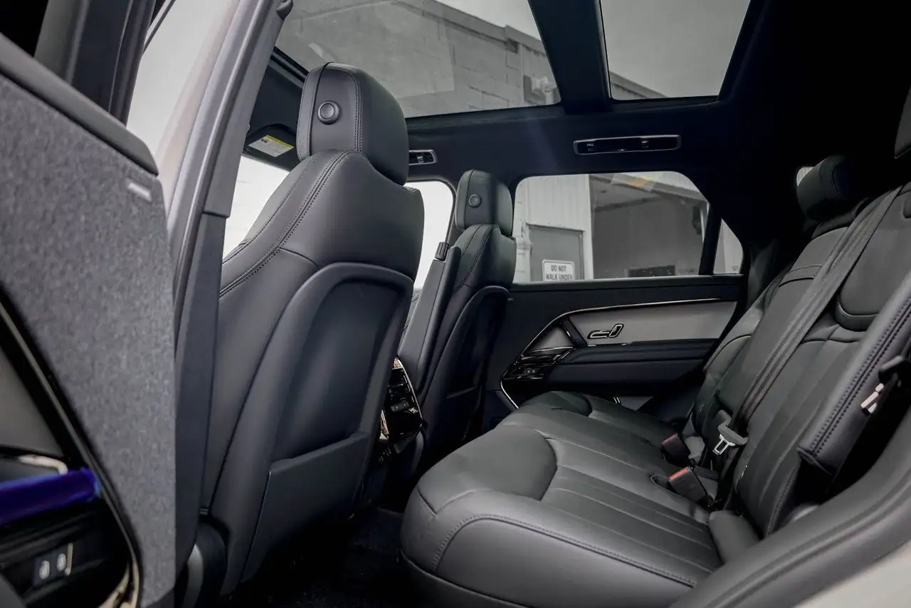 Land Rover Range Rover Sport снимка Land Rover Range Rover Sport