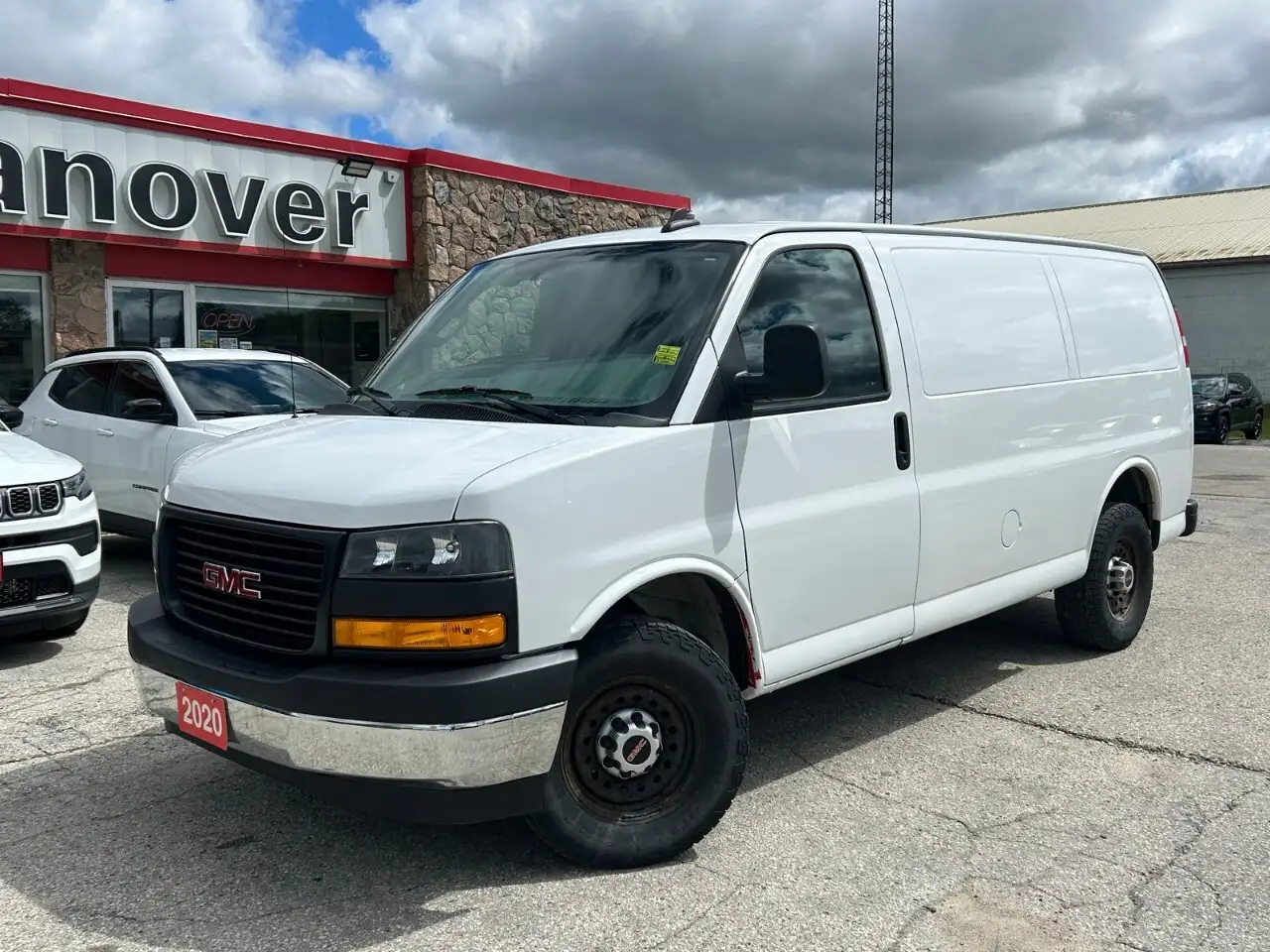 GMC Savana photo GMC Savana