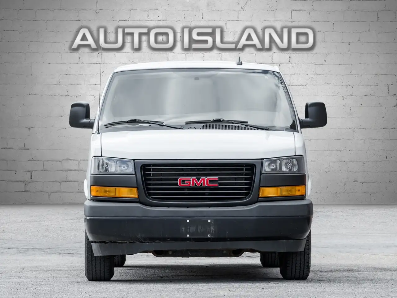 GMC Savana снимка GMC Savana