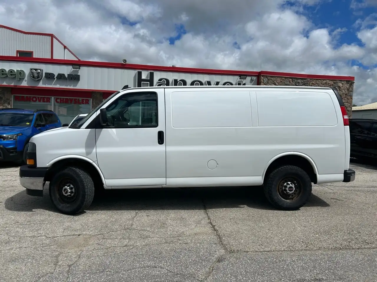 GMC Savana photo GMC Savana