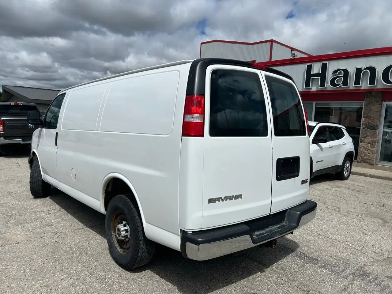 GMC Savana photo GMC Savana