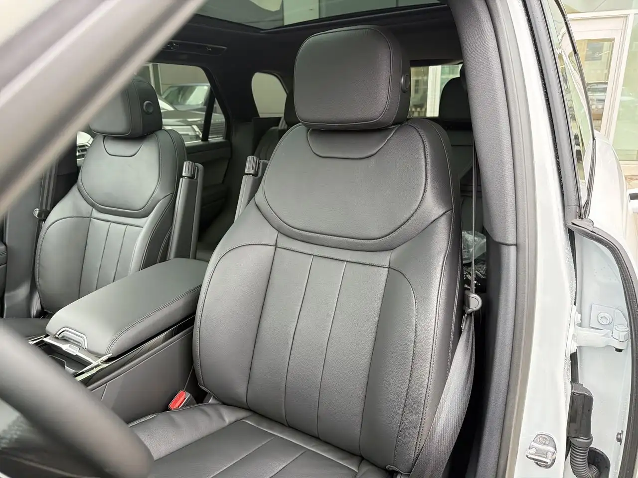 Land Rover Range Rover Sport снимка Land Rover Range Rover Sport
