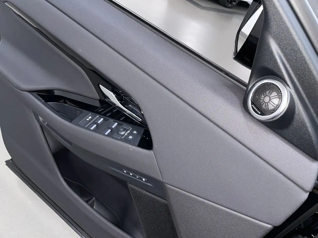 Land Rover Range Rover Evoque снимка Land Rover Range Rover Evoque