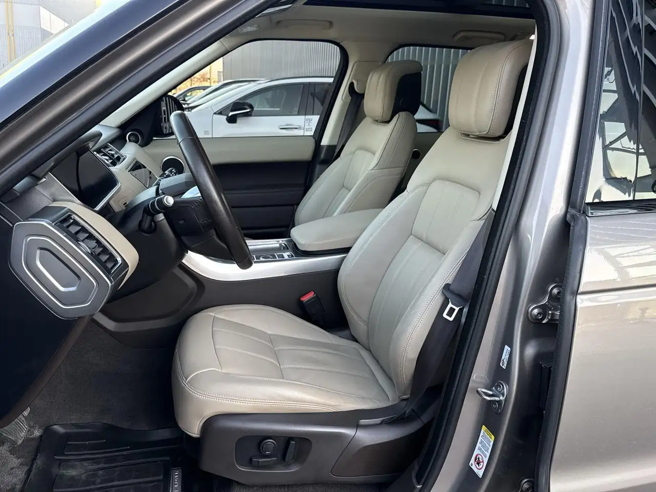 Land Rover Range Rover Sport снимка Land Rover Range Rover Sport