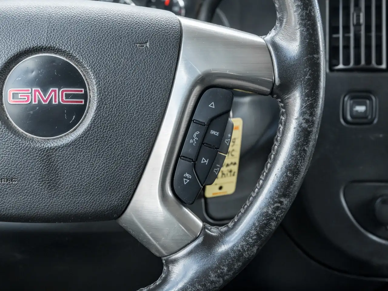 GMC Savana снимка GMC Savana