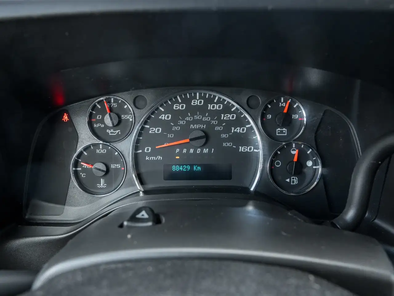 GMC Savana снимка GMC Savana