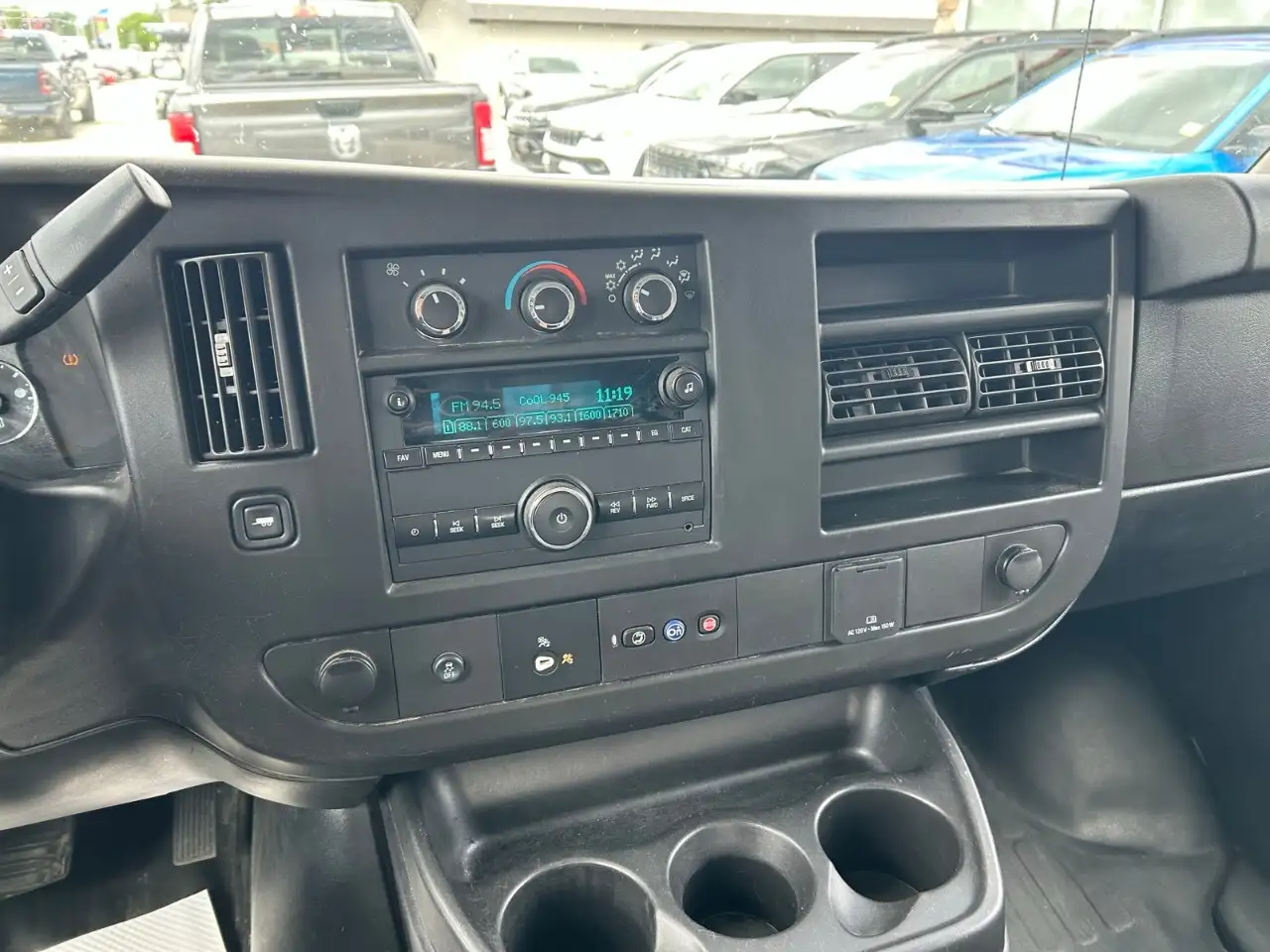 GMC Savana photo GMC Savana