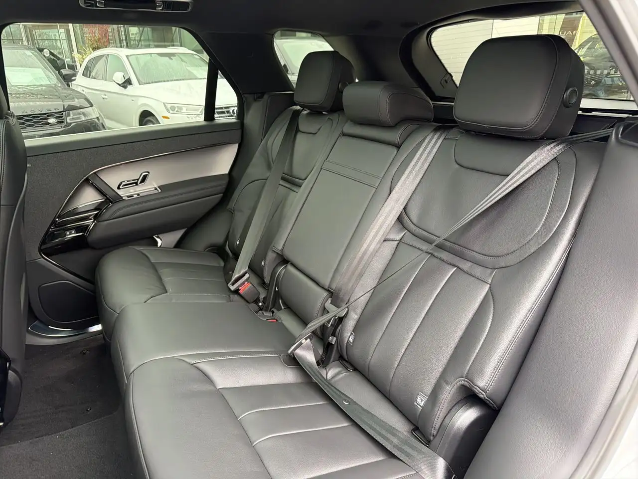 Land Rover Range Rover Sport снимка Land Rover Range Rover Sport