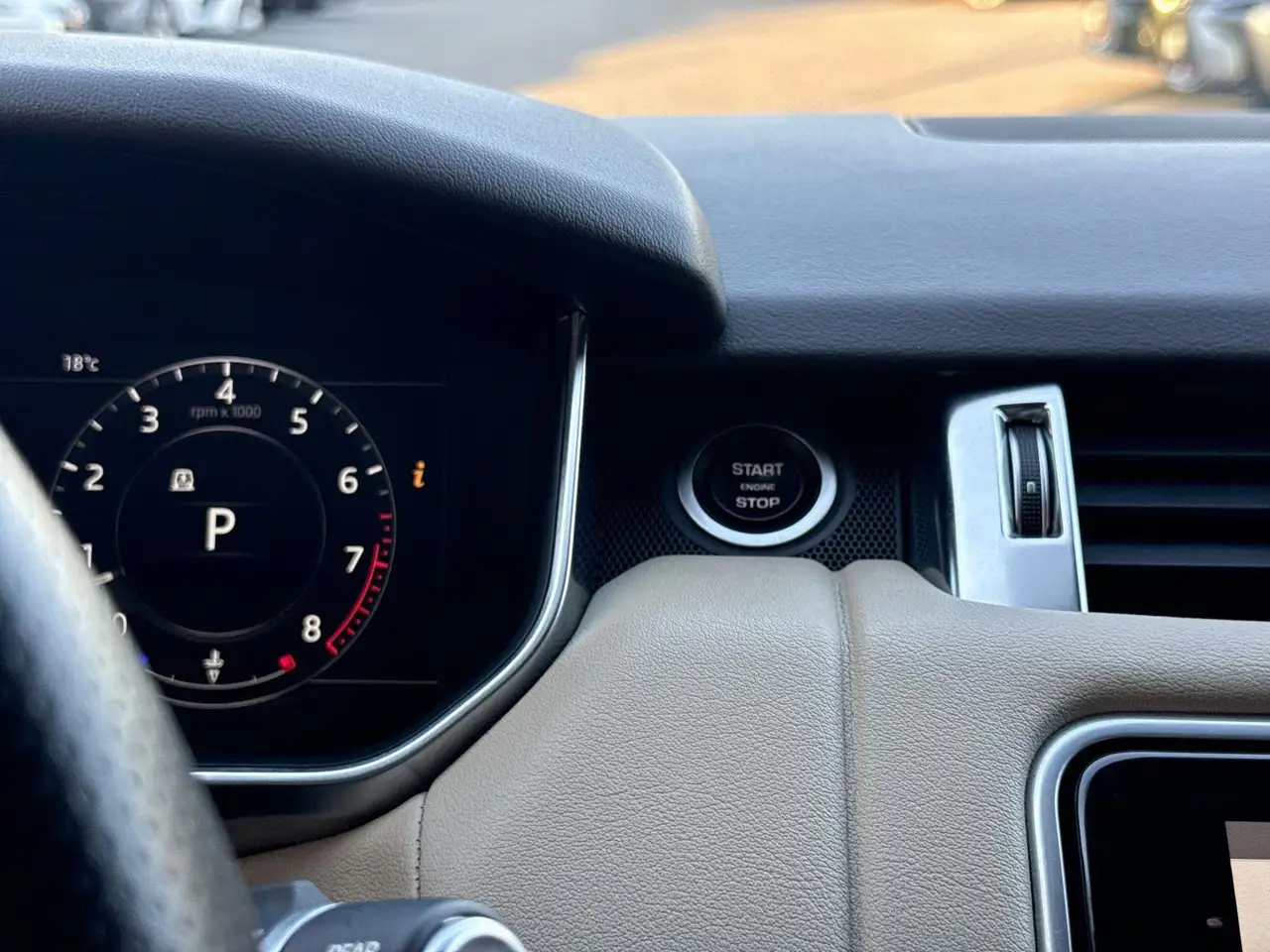 Land Rover Range Rover Sport снимка Land Rover Range Rover Sport