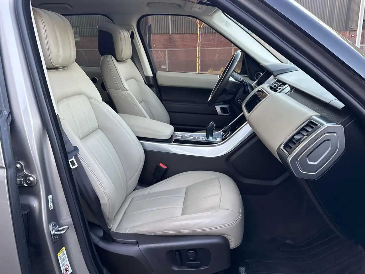 Land Rover Range Rover Sport снимка Land Rover Range Rover Sport
